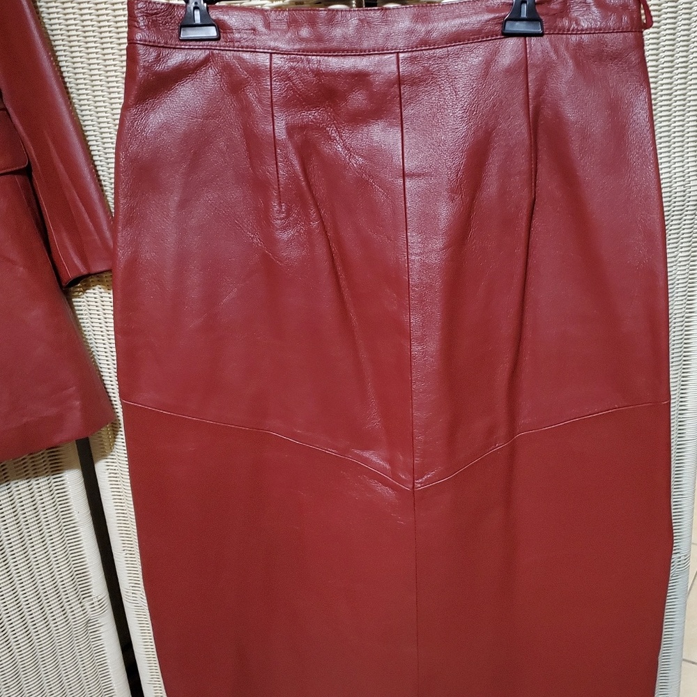 Suit - Picture 2 of 3